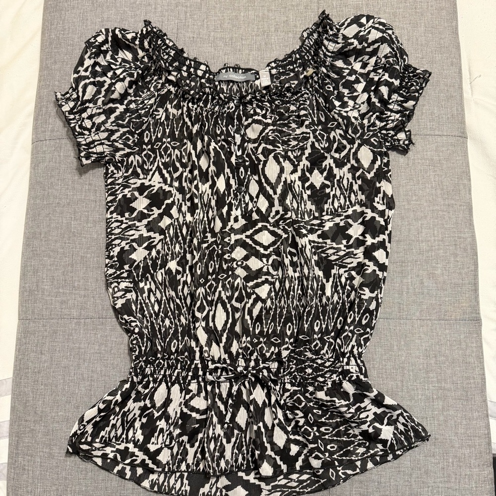 NY Collection Black and White Abstract Blouse